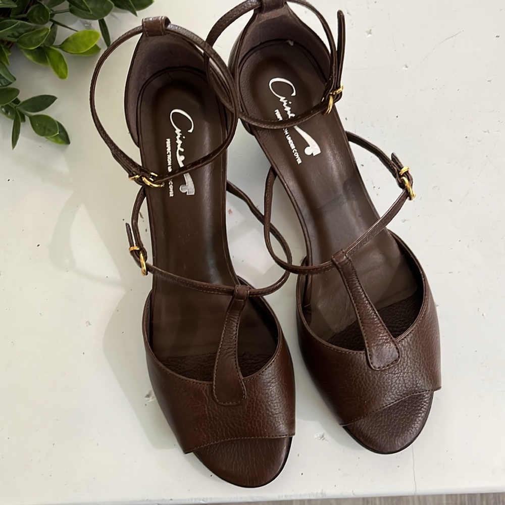 Cvine Brown Leather Sandals - Picture 4 of 10